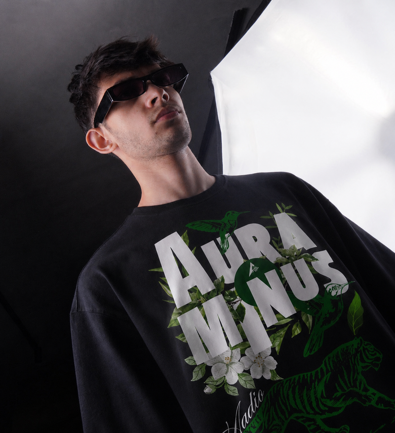 Aura Minus Oversized Tee – AADIO
